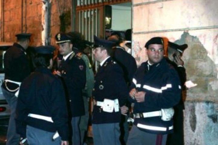 Сънародникът ни е бил забелязан от полицията тъй като притеснявал