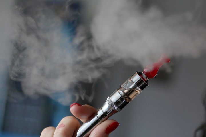 Те навеждат на мисълта че никотиновите изпарения са по вредни