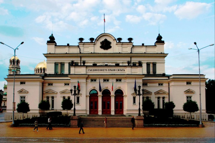 На първо гласуване в пленарната зала ще са два проекта