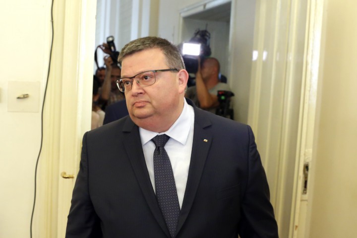 Както стана известно в документа се споменава и името на