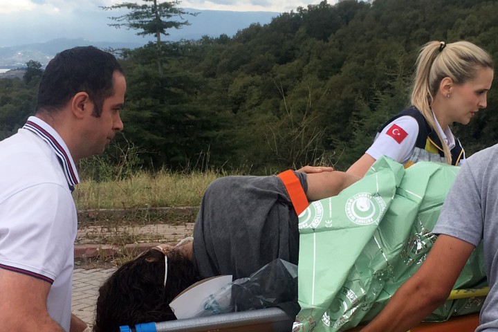 Двадесет и един души загинаха и най малко седем са издирвани