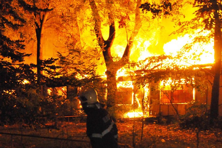 Засега няма данни за жертви съобщиха от Областната дирекция на