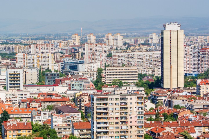 И няма да бъде очовечена докато ние самите не престанем