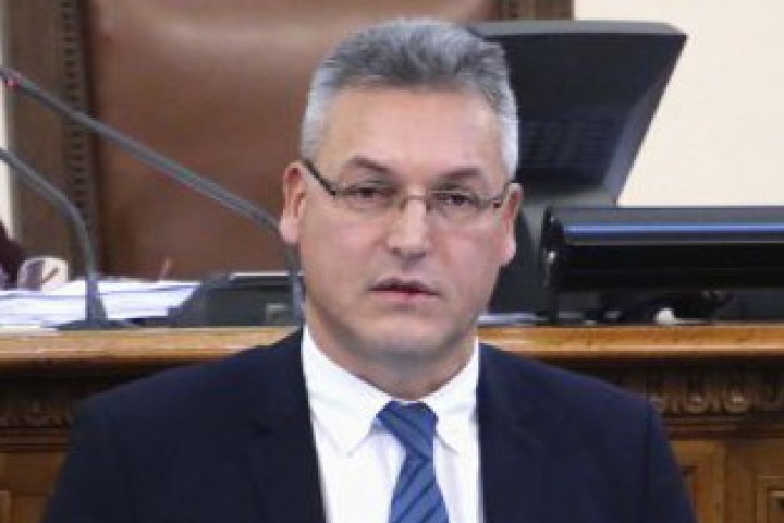Жаблянов първо бе предупреден от председателя на парламента Димитър Главчев