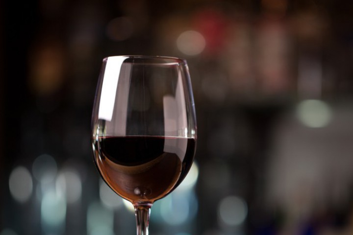 Лозарството и по-специално производството на вина и винени сортове грозде,