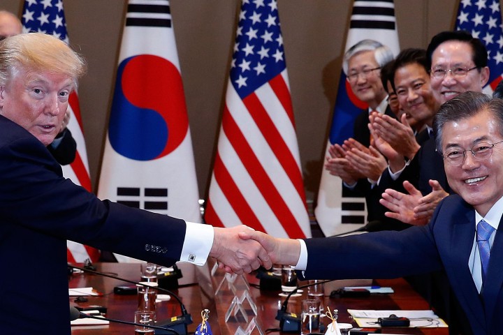 Председателят на управляващата Демократична партия отбеляза че хората които идват