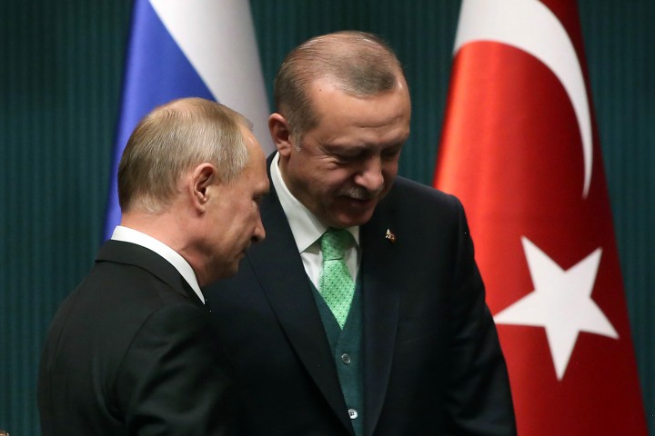 Владимир Путин пристигна снощи на официално посещение в Турция по