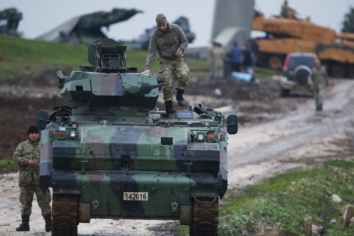 Турската армия предприе голямо настъпление срещу кюрдските въоръжени отряди в