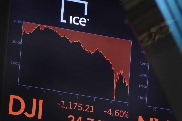 Това става след месеци еуфория изтъквана редовно от президента Доналд