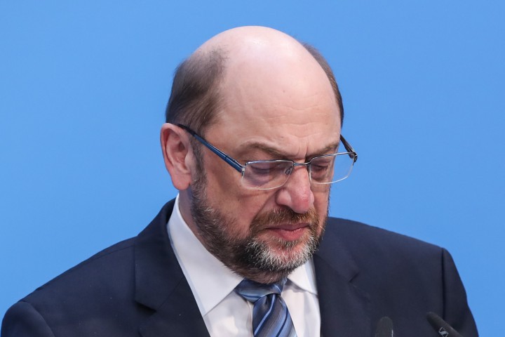 Той ще бъде заменен от председателката на парламентарната група на