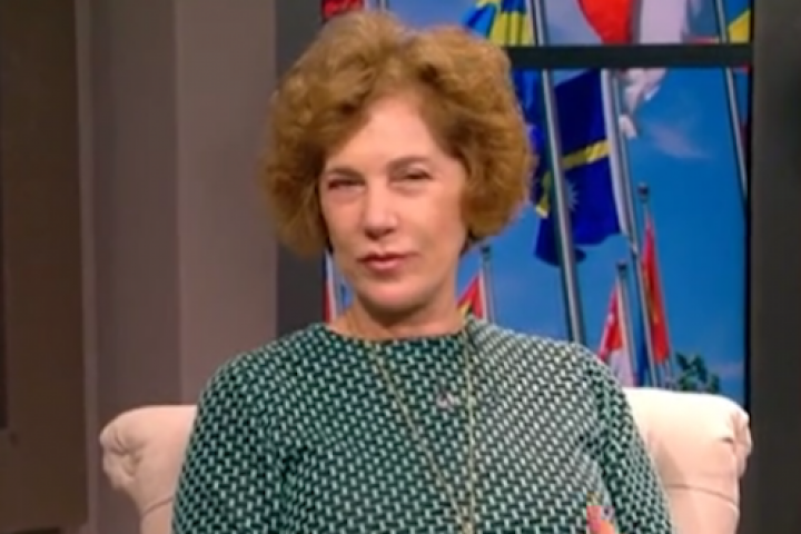 По думите й проблемът с името на нашата съседка трябва