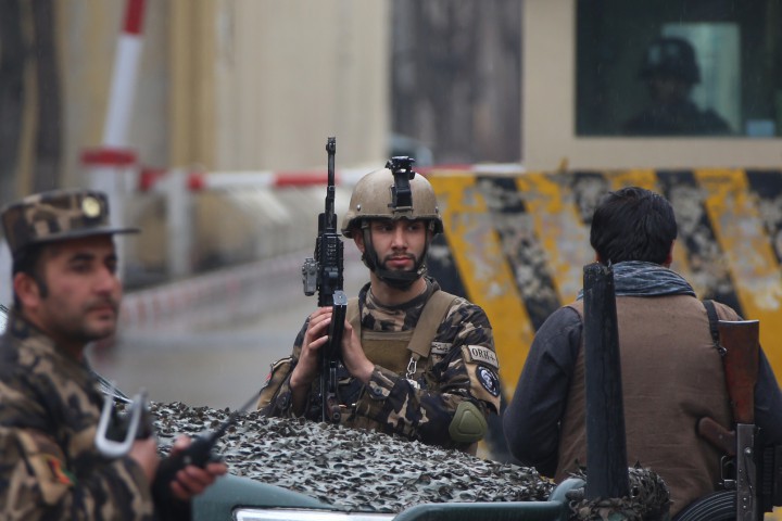 В столицата Кабул най малко един човек бе убит а шестима
