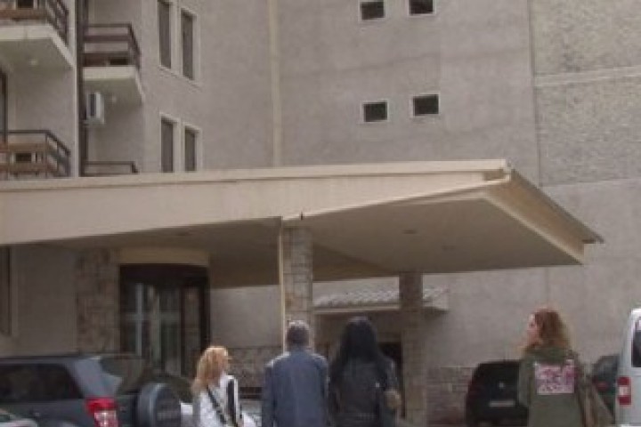 Клиентите твърдят че не са могли да върнат ключовете на